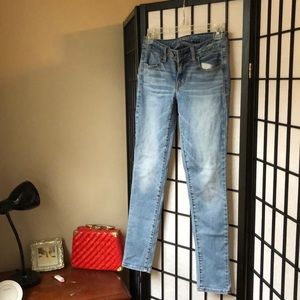American Eagle Size 2 short skinny jeans!
